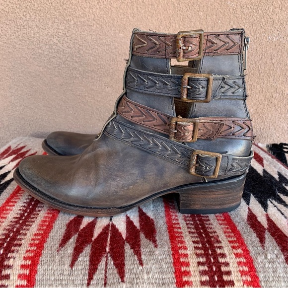 FREEBIRD by Steven Roper Booties - Picture 2 of 9